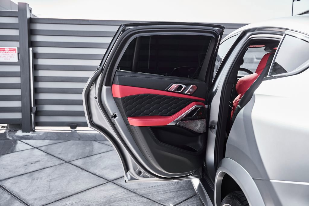 Used 2026 BMW X6 M Competition w/ Executive Package image 28