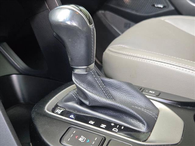 Used 2017 Hyundai Santa Fe FWD image 17