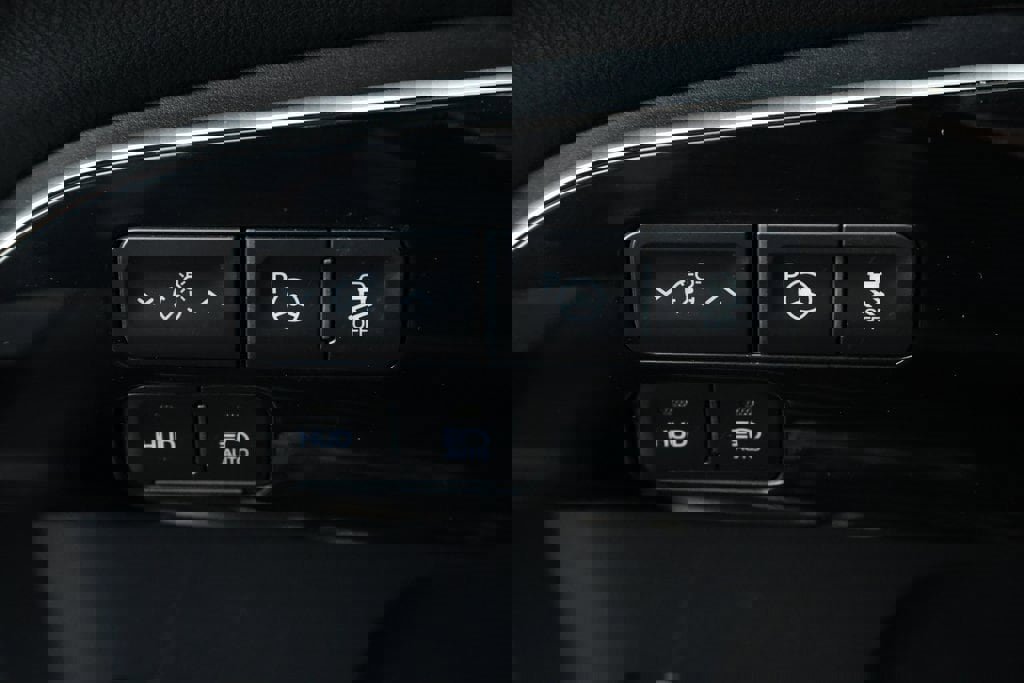 Certified 2022 Toyota Prius XLE w/ Advanced Technology Package image 22