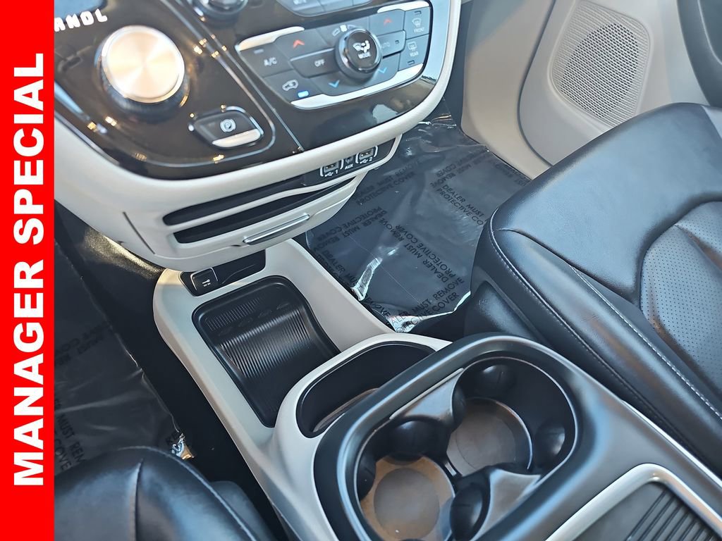 Used 2024 Chrysler Pacifica Touring-L image 25