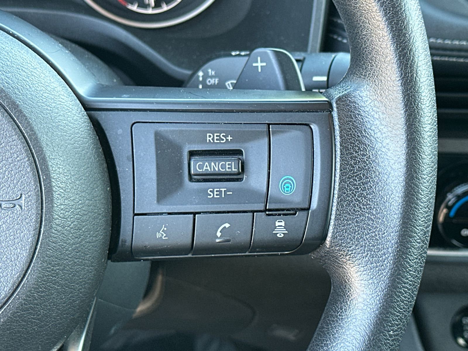 Certified 2024 Nissan Rogue SV FWD image 25
