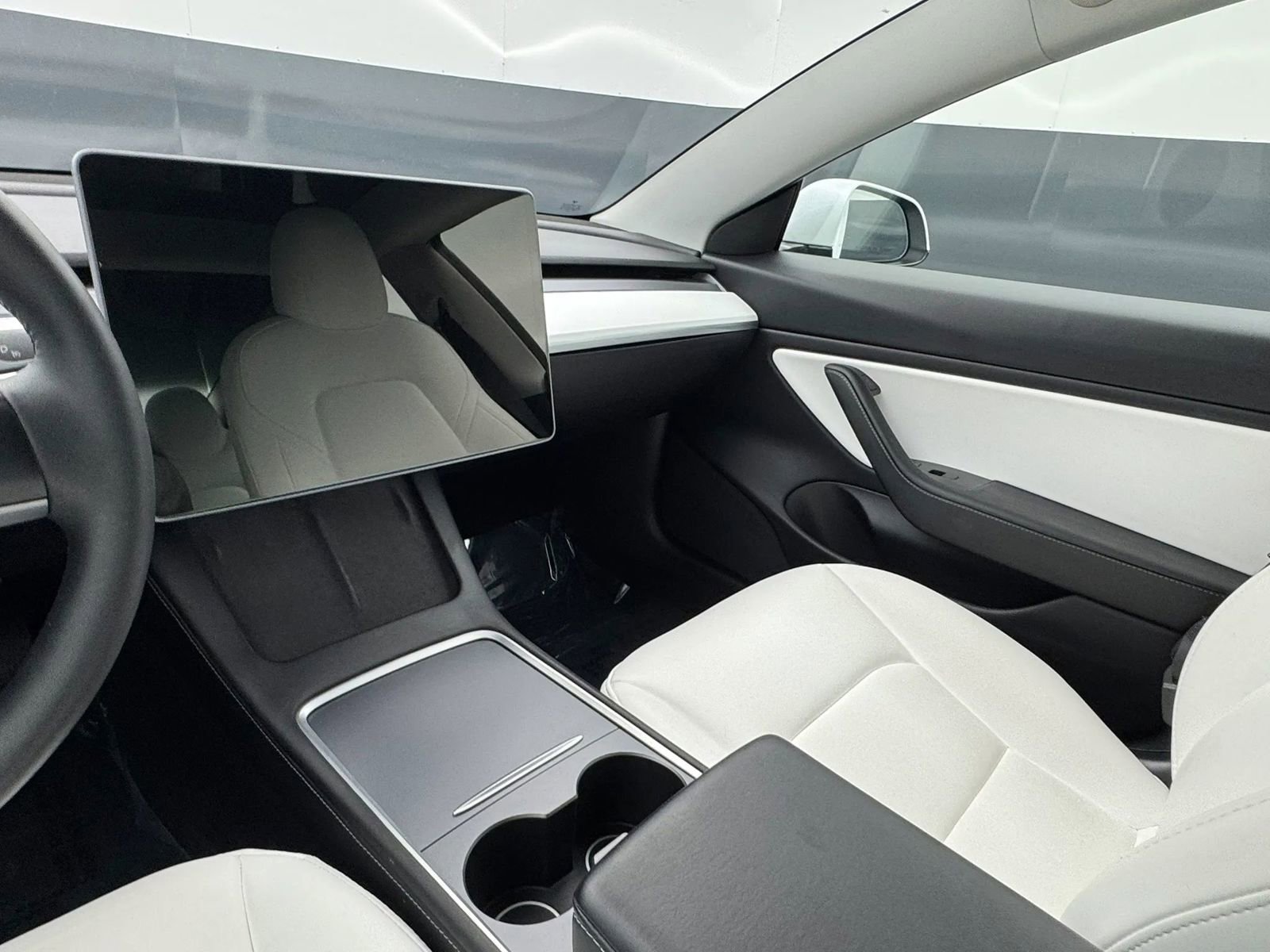 Used 2021 Tesla Model 3 Standard Range Plus image 17