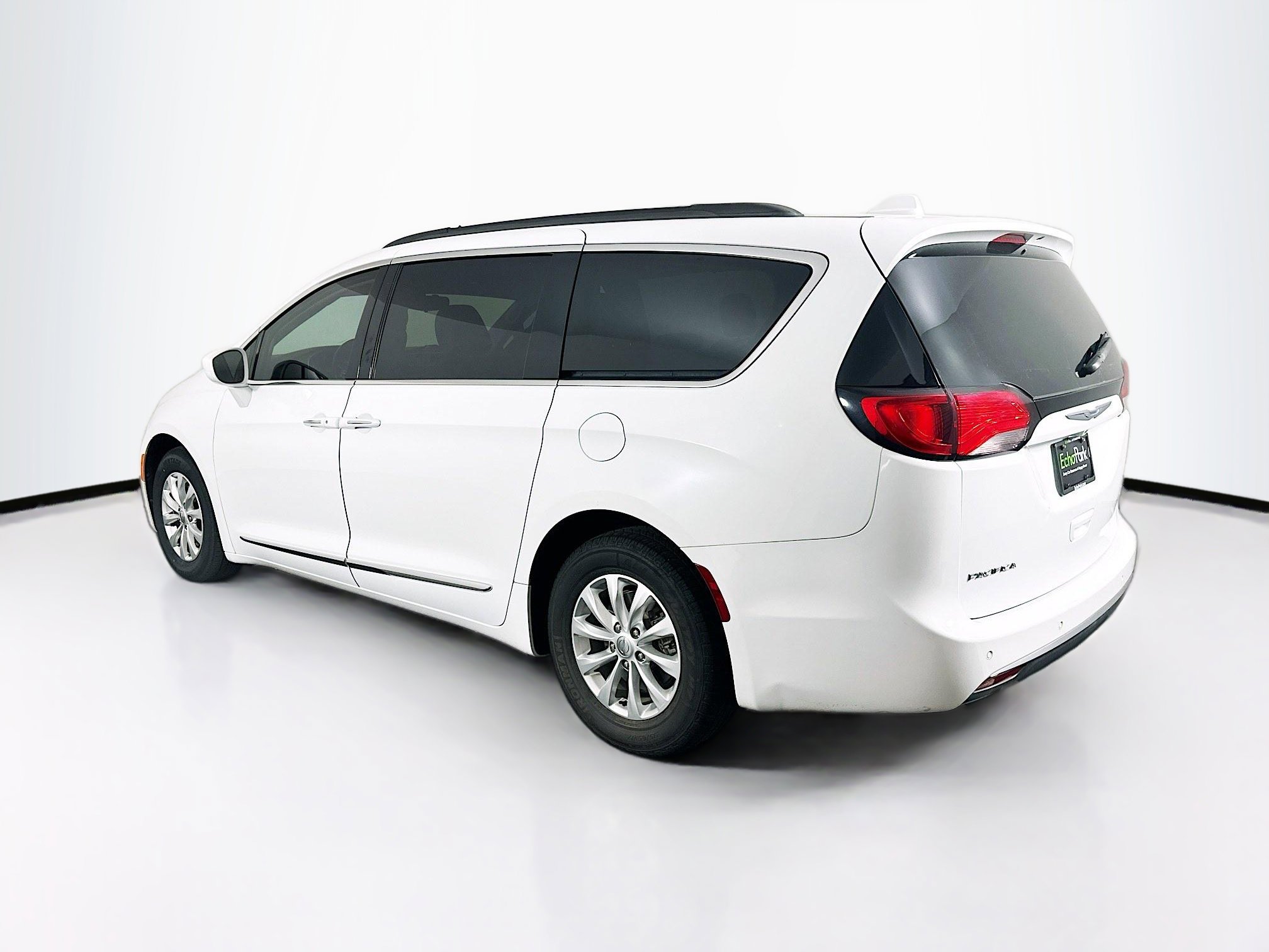 Used 2017 Chrysler Pacifica Touring-L image 5