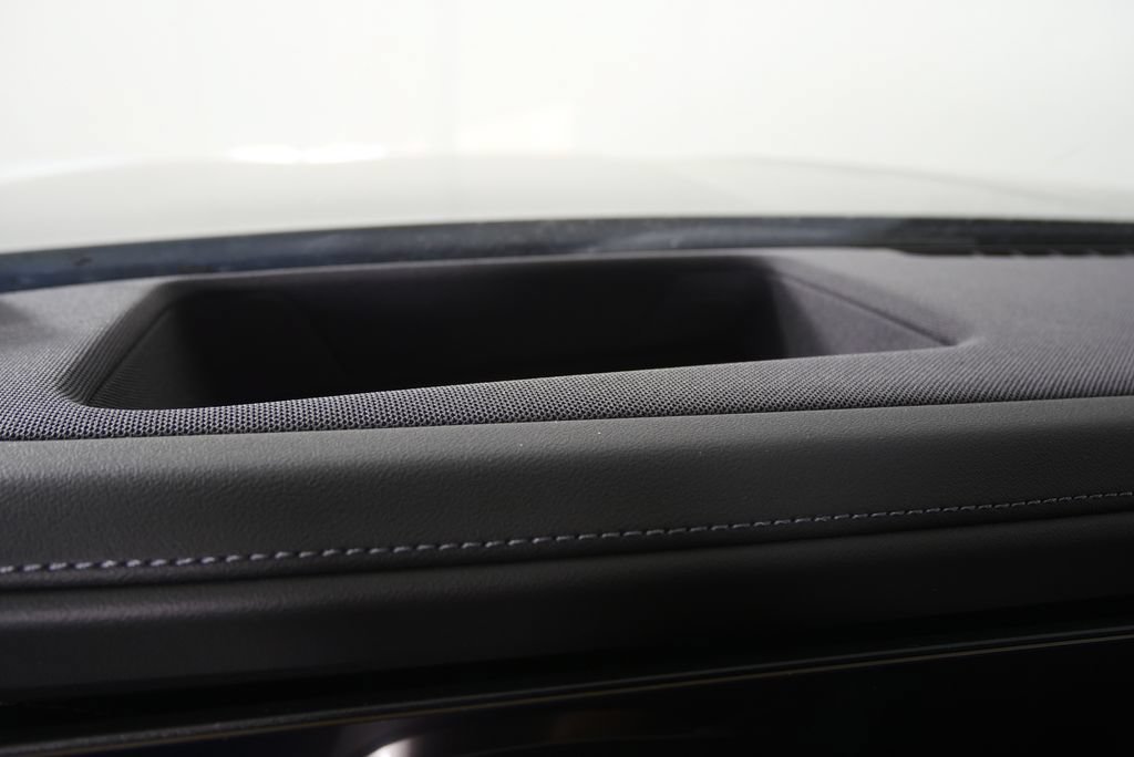 Used 2026 BMW i7 eDrive50 w/ Premium Package RWD image 20