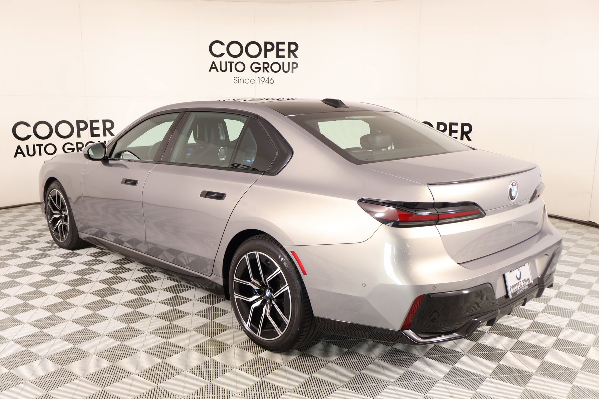 Certified 2023 BMW 740i RWD image 25