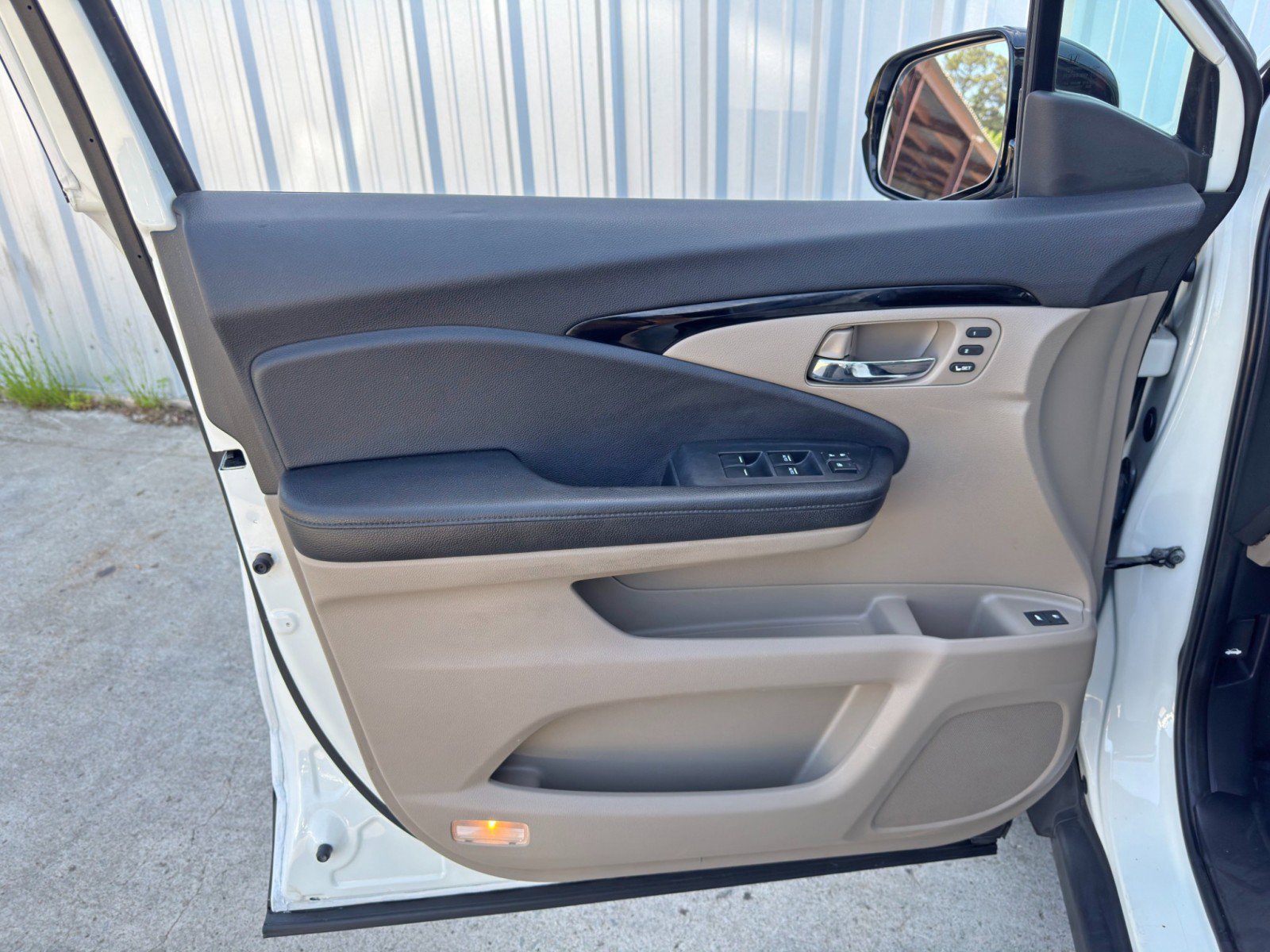 Used 2016 Honda Pilot Touring image 40