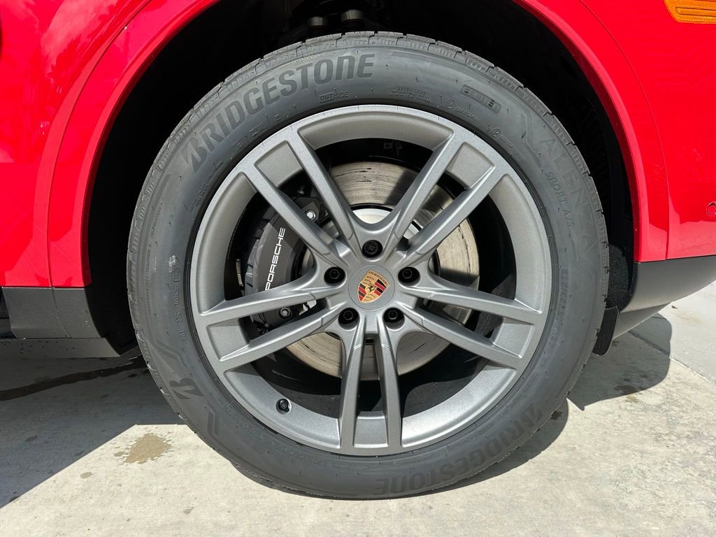 Used 2025 Porsche Cayenne E-Hybrid image 41