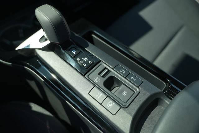 Used 2025 Toyota Prius Plug-In Hybrid FWD image 35
