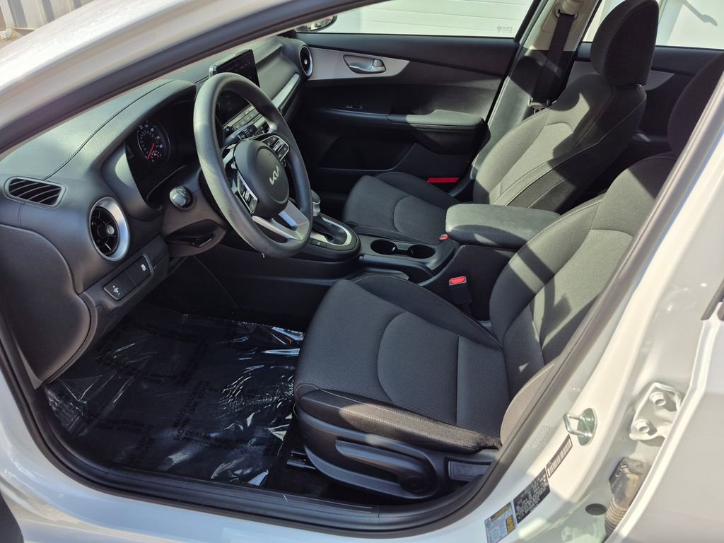 Used 2024 Kia Forte LXS image 9