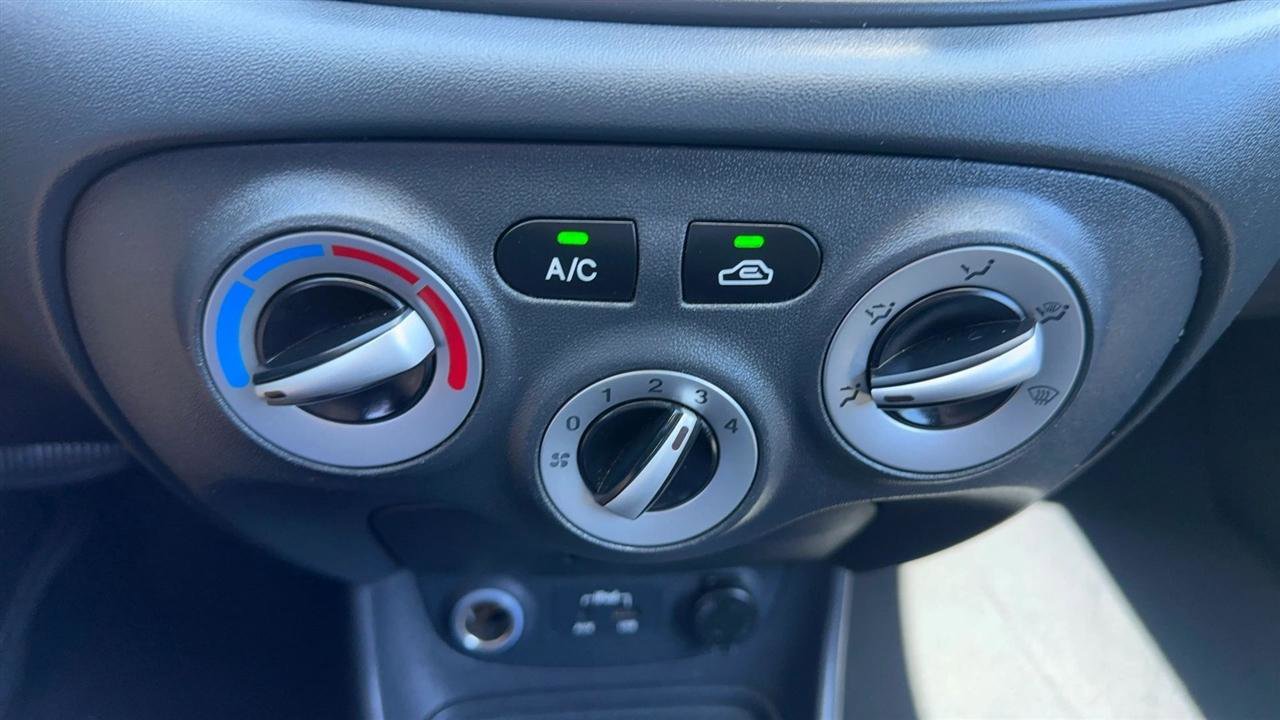 Used 2011 Hyundai Accent GS image 30