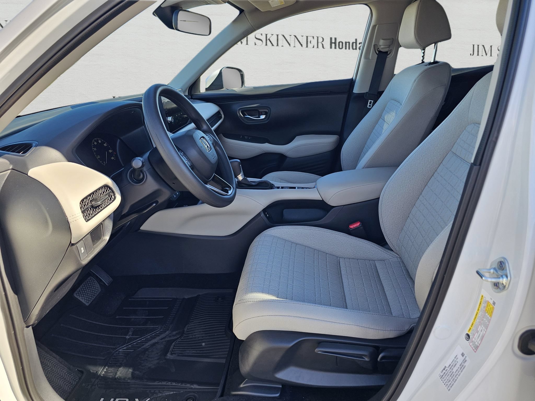 New 2027 Honda HR-V LX image 16