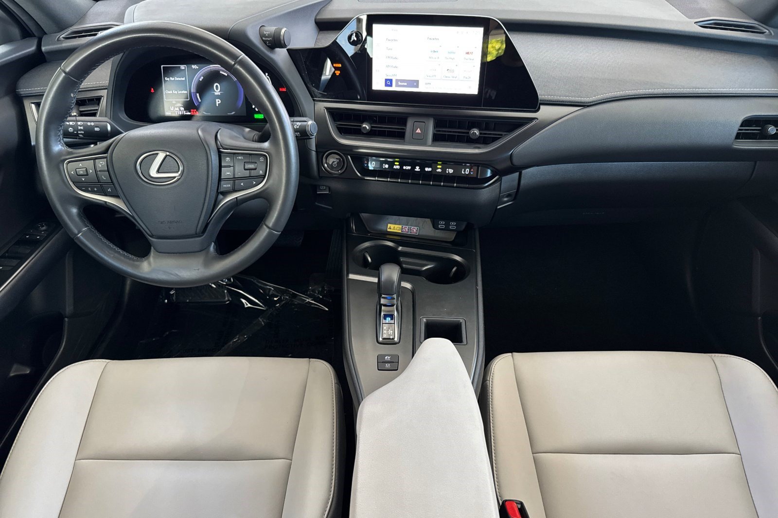 Certified 2025 Lexus UX 300h FWD w/ Accessory Package (Z2) image 17