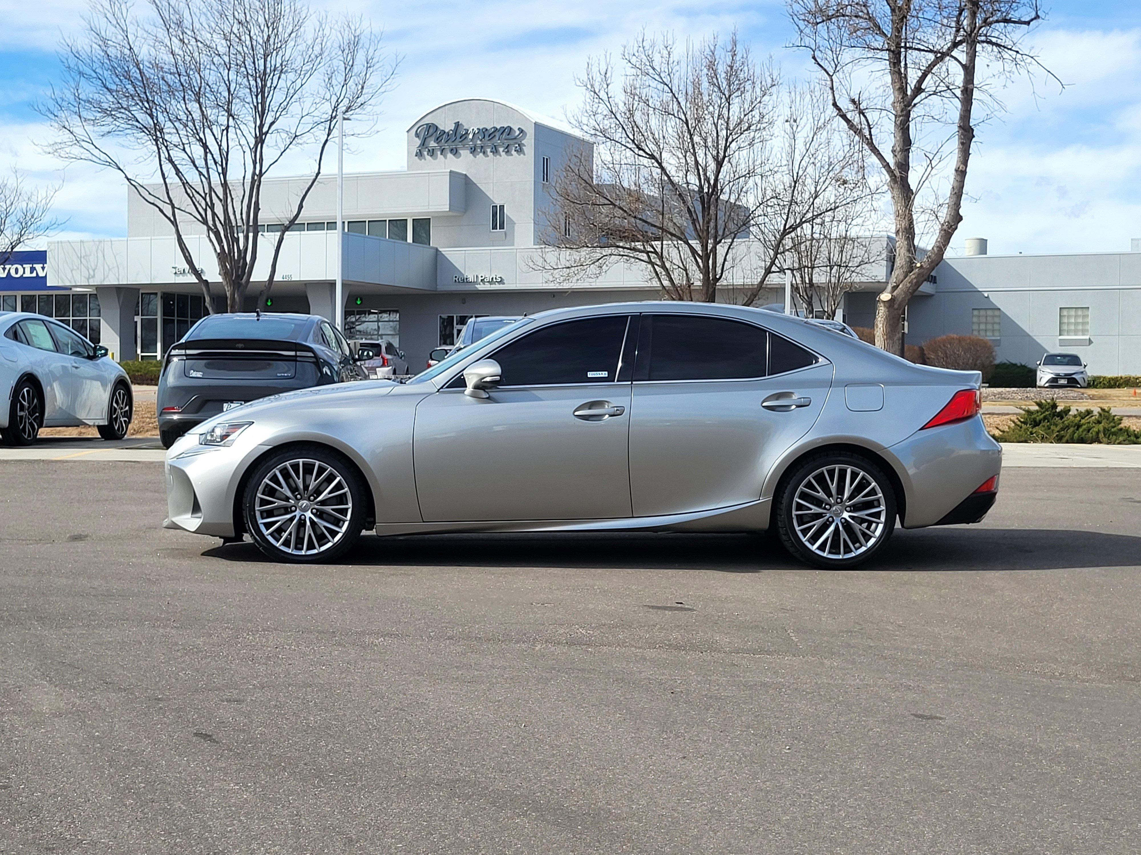 Used 2017 Lexus IS 300 AWD image 4