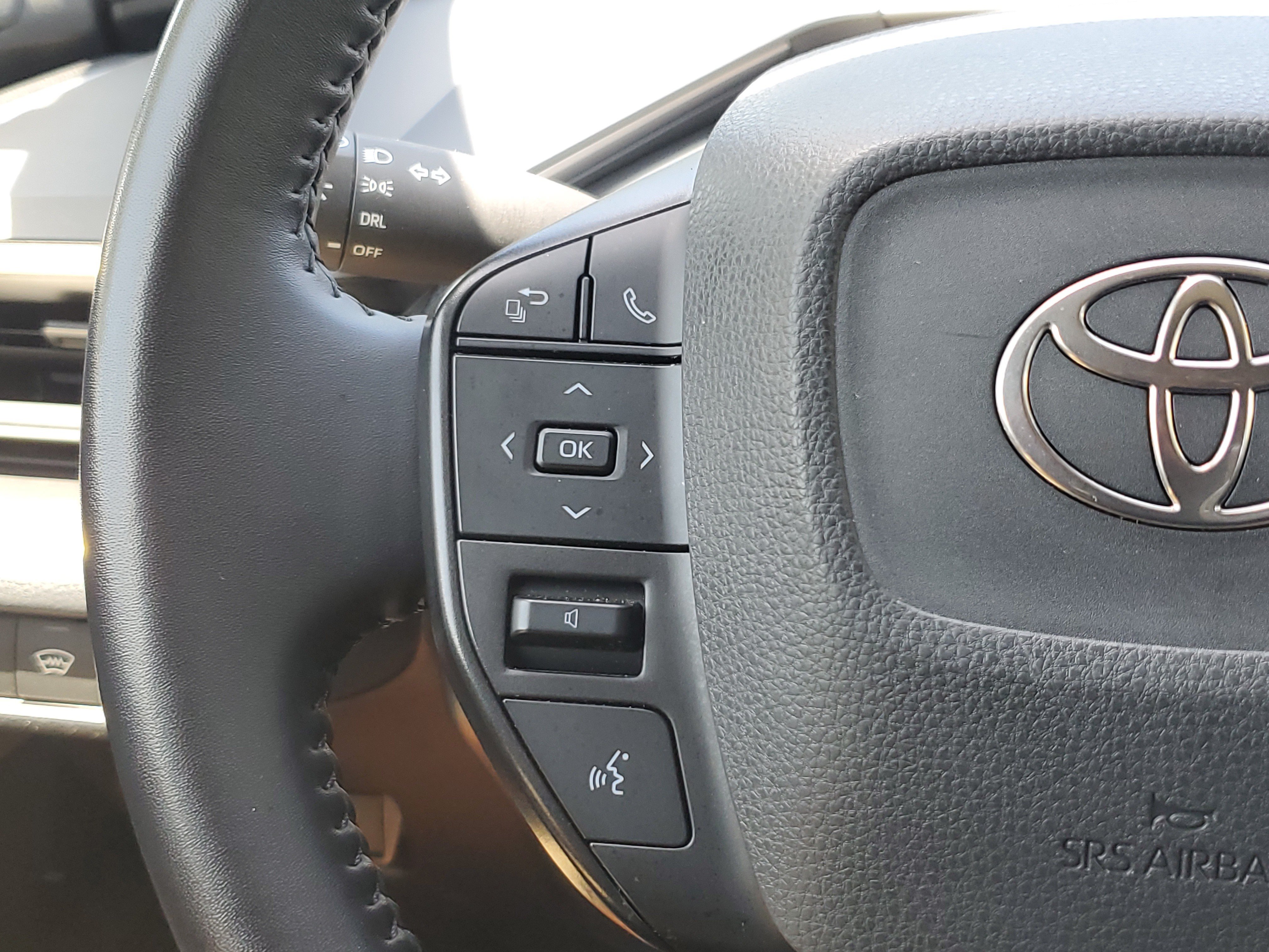 Certified 2024 Toyota Prius LE FWD image 23