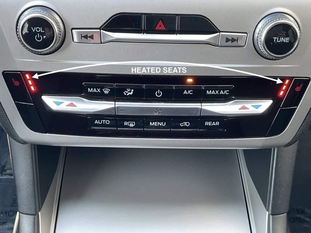 Used 2022 Ford Explorer XLT image 17