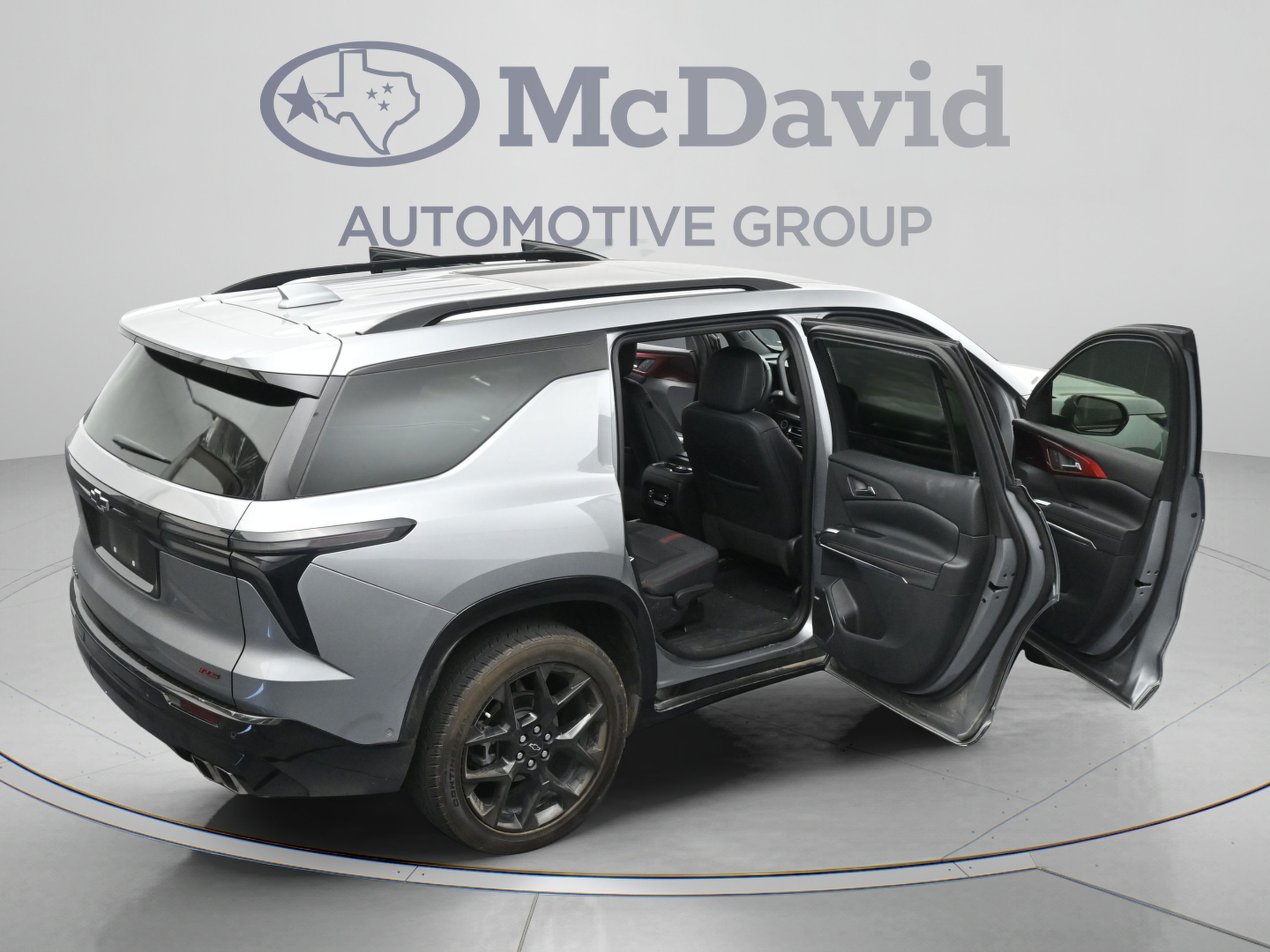 Used 2024 Chevrolet Traverse RS FWD image 47