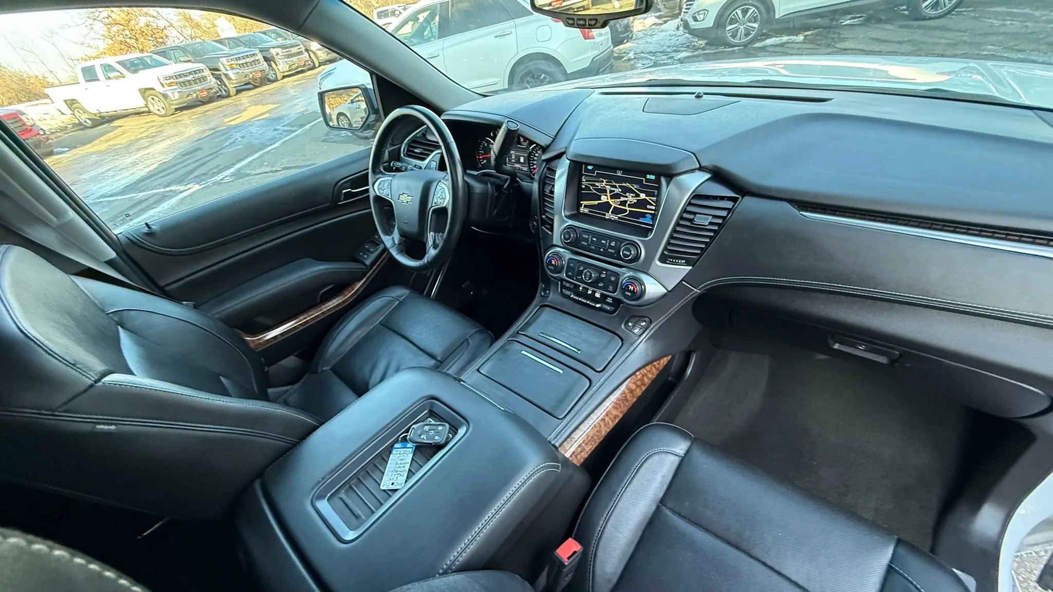 Used 2017 Chevrolet Suburban Premier AWD/4WD image 41