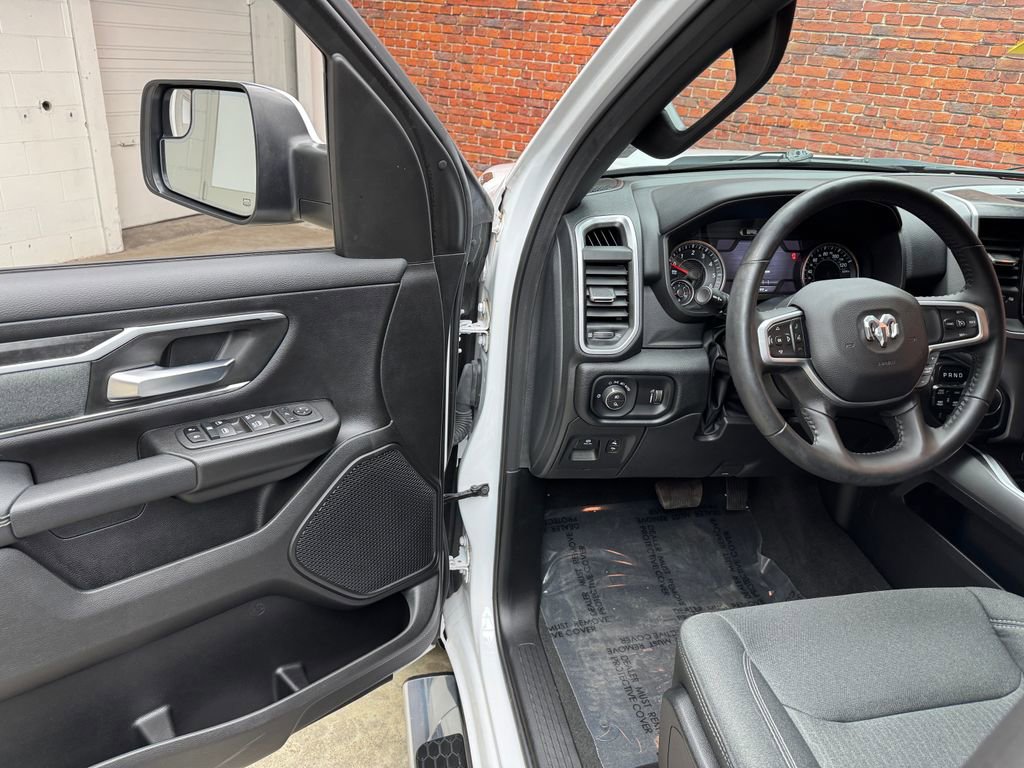Used 2022 RAM 1500 Big Horn AWD/4WD image 9