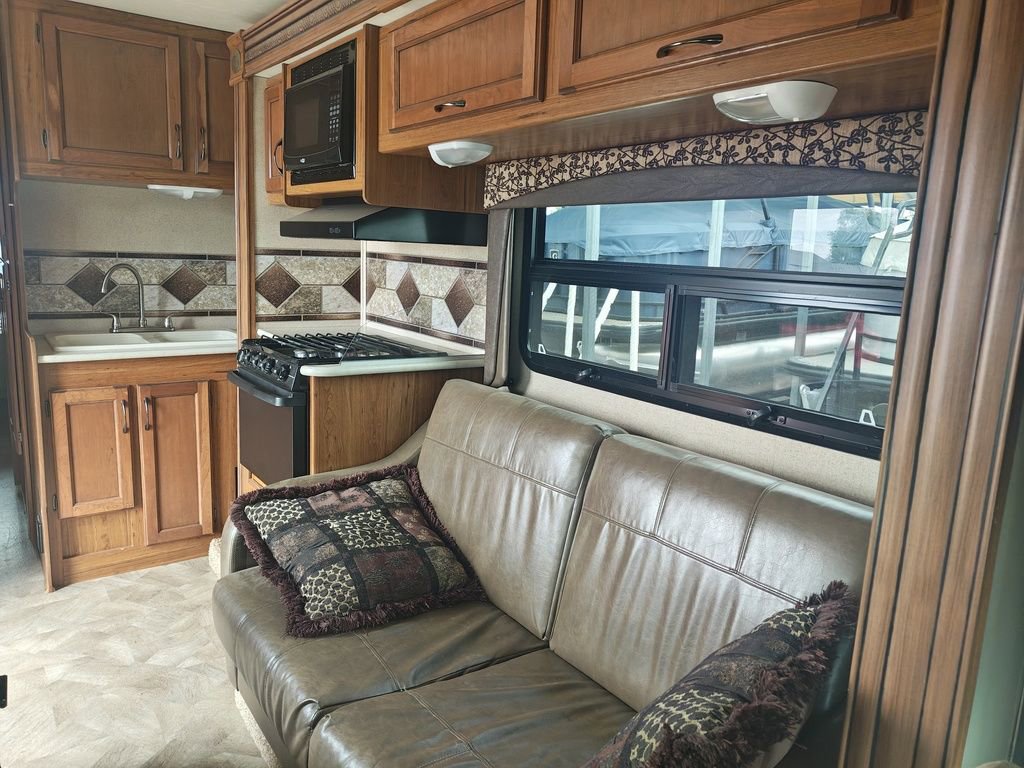 Used 2016 Ford E-450 and Econoline 450 Super Duty w/ Motorhome Prep Package image 10