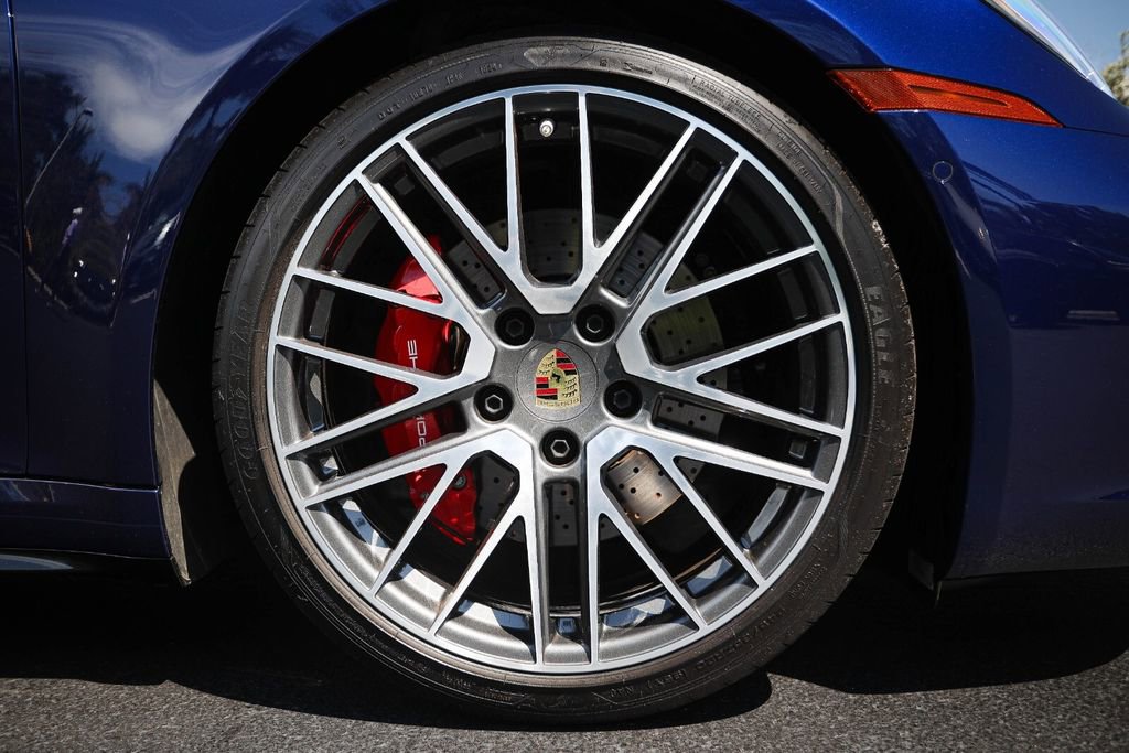 Used 2024 Porsche 911 Carrera S image 13