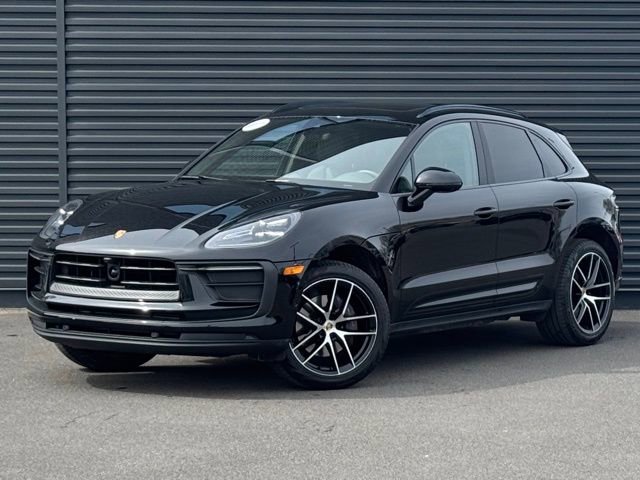 Certified 2023 Porsche Macan image 1