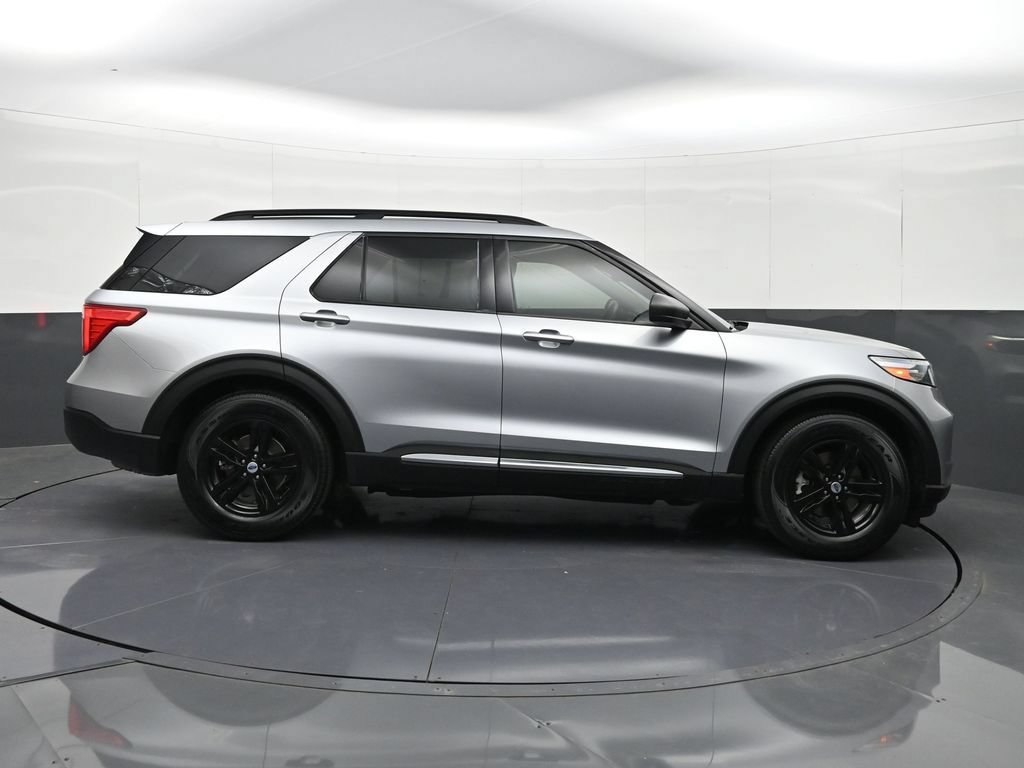 Used 2023 Ford Explorer XLT RWD image 6