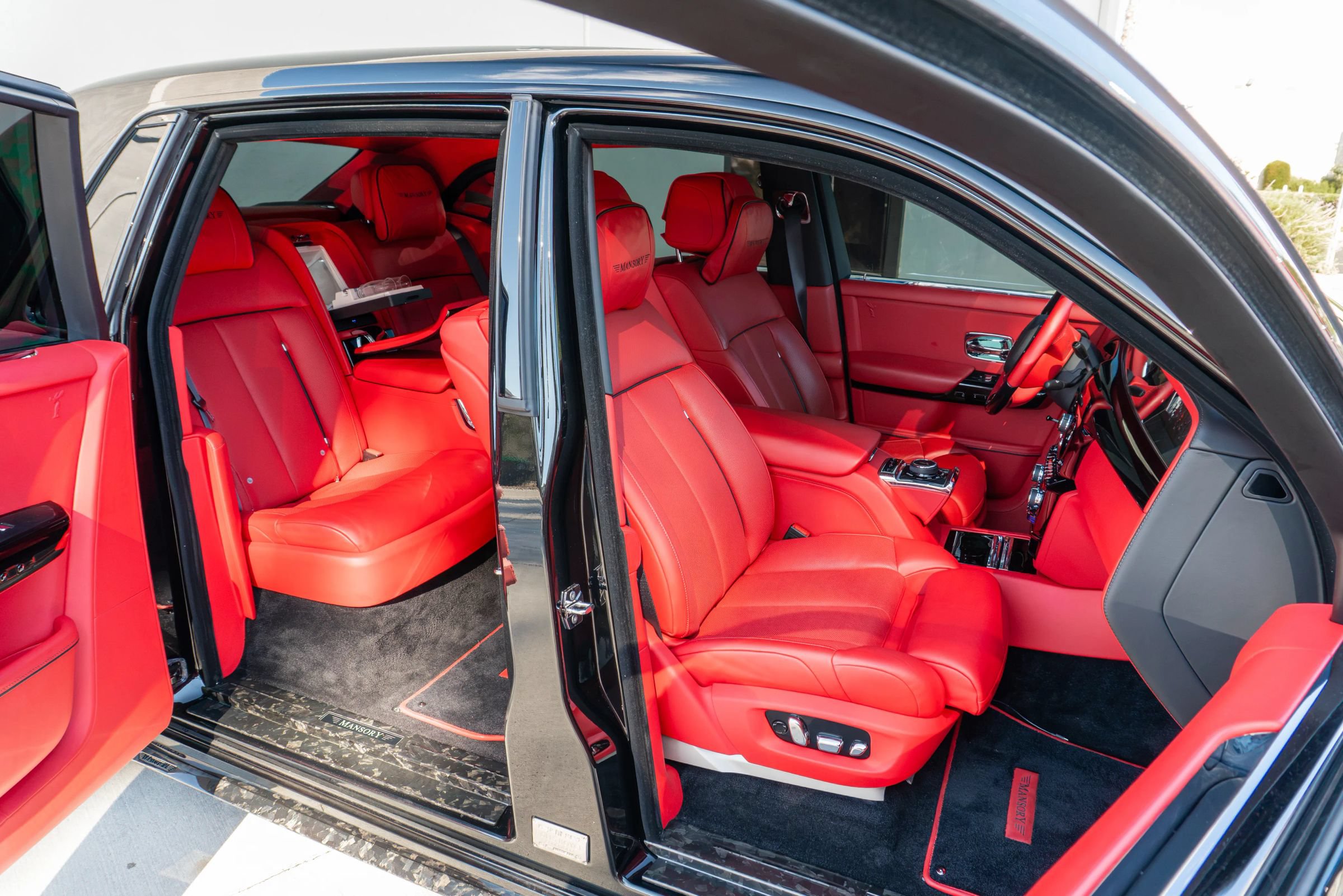 Used 2024 Rolls-Royce Phantom Sedan w/ The Phantom Package RWD image 58