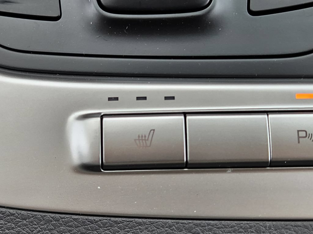 New 2026 Kia Carnival FWD image 16