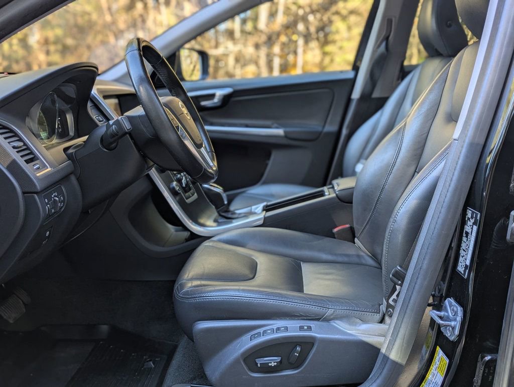 Used 2015 Volvo XC60 T5 Premier image 15