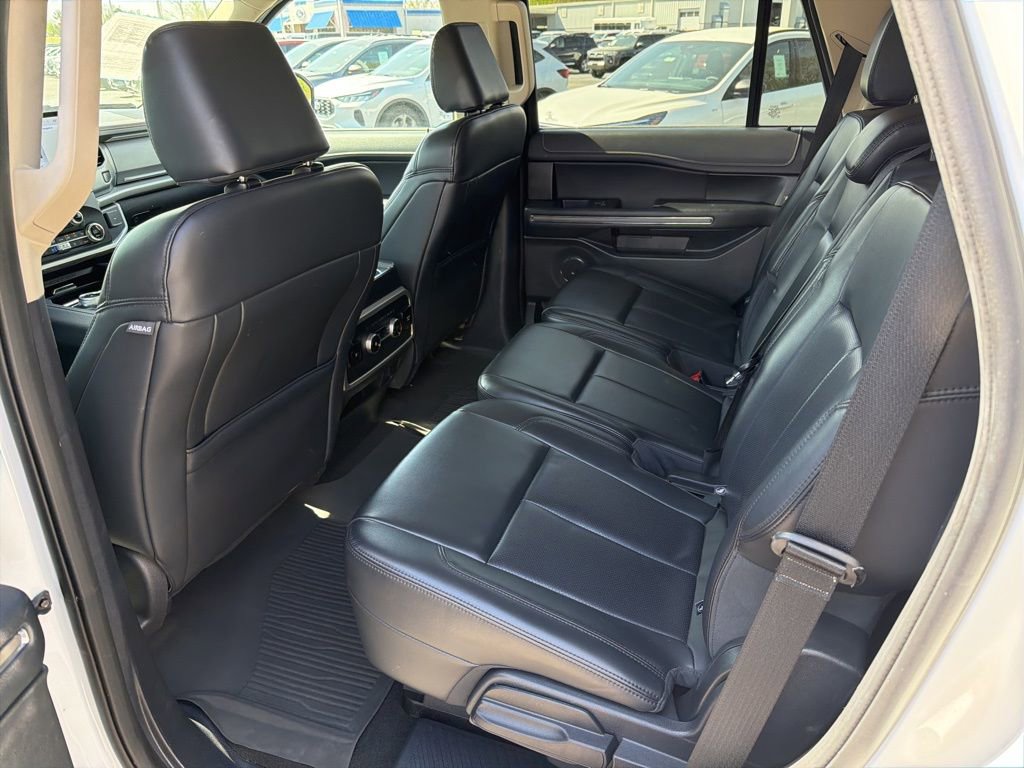 Used 2024 Ford Expedition XLT image 11