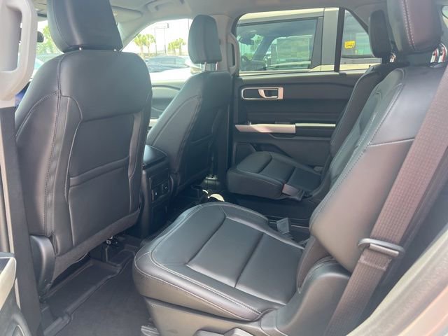 Used 2023 Ford Explorer XLT w/ Equipment Group 202A RWD image 11