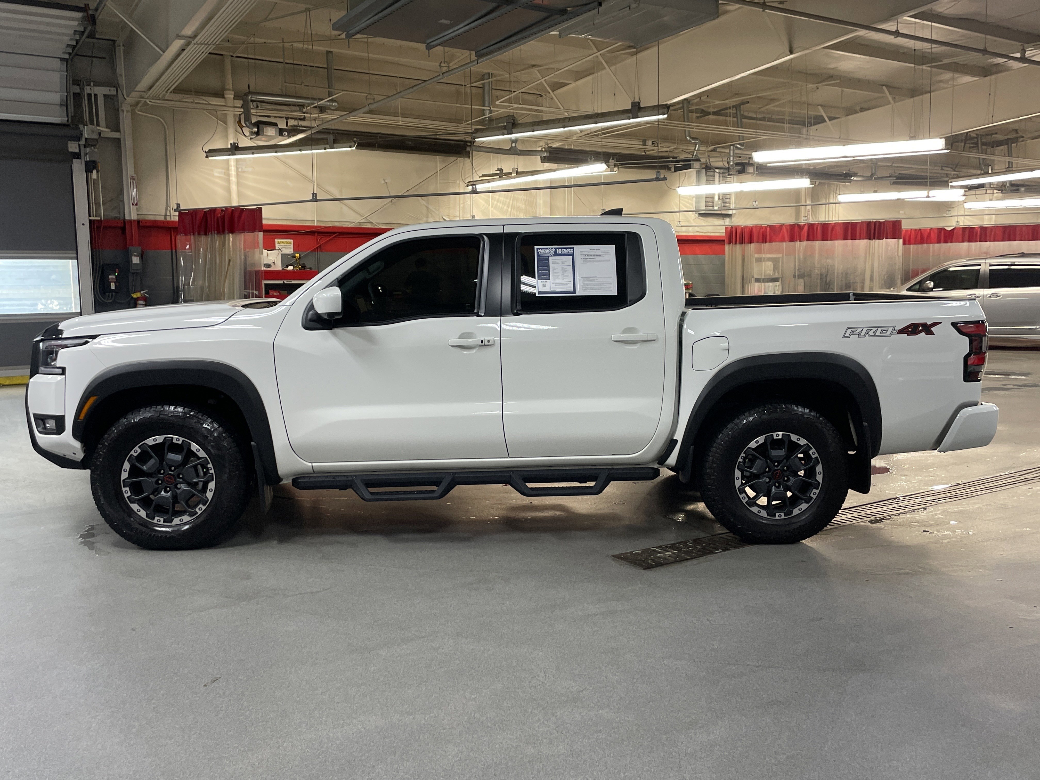 Used 2025 Nissan Frontier PRO-4X w/ Pro Premium Package AWD/4WD image 7