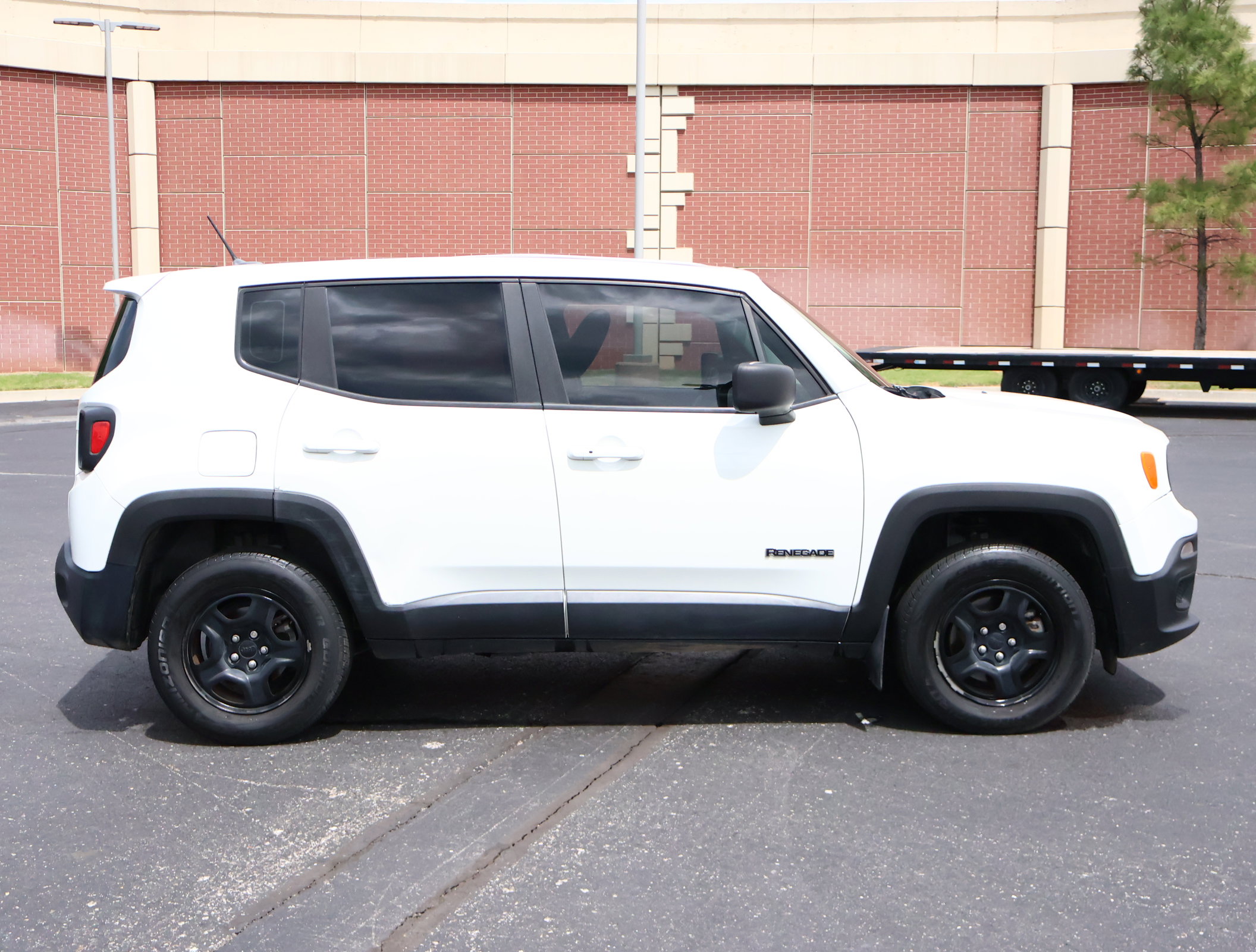 Used 2016 Jeep Renegade Sport w/ Power & Air Group AWD/4WD image 28