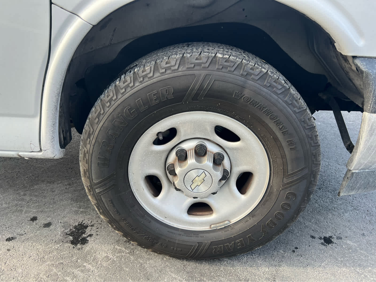 Used 2021 Chevrolet Express 2500 w/ Driver Convenience Package image 16