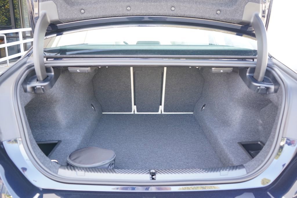 New 2026 BMW 540i xDrive w/ Executive Package image 20