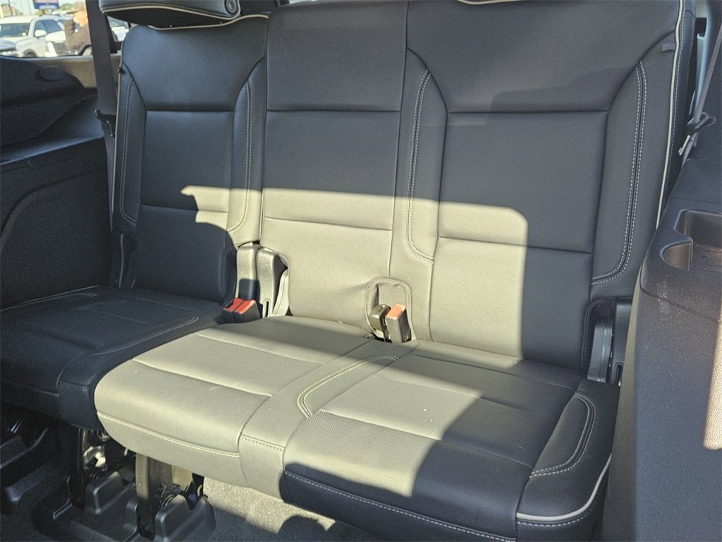 Used 2022 GMC Yukon SLT w/ SLT Premium Package image 7