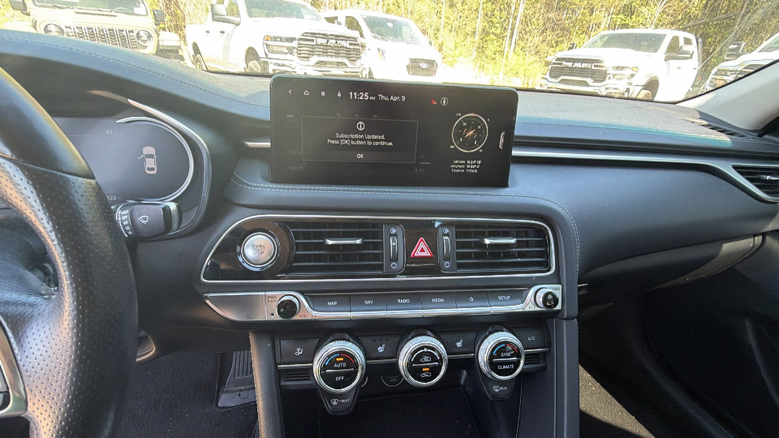 Used 2022 Genesis G70 2.0T image 30