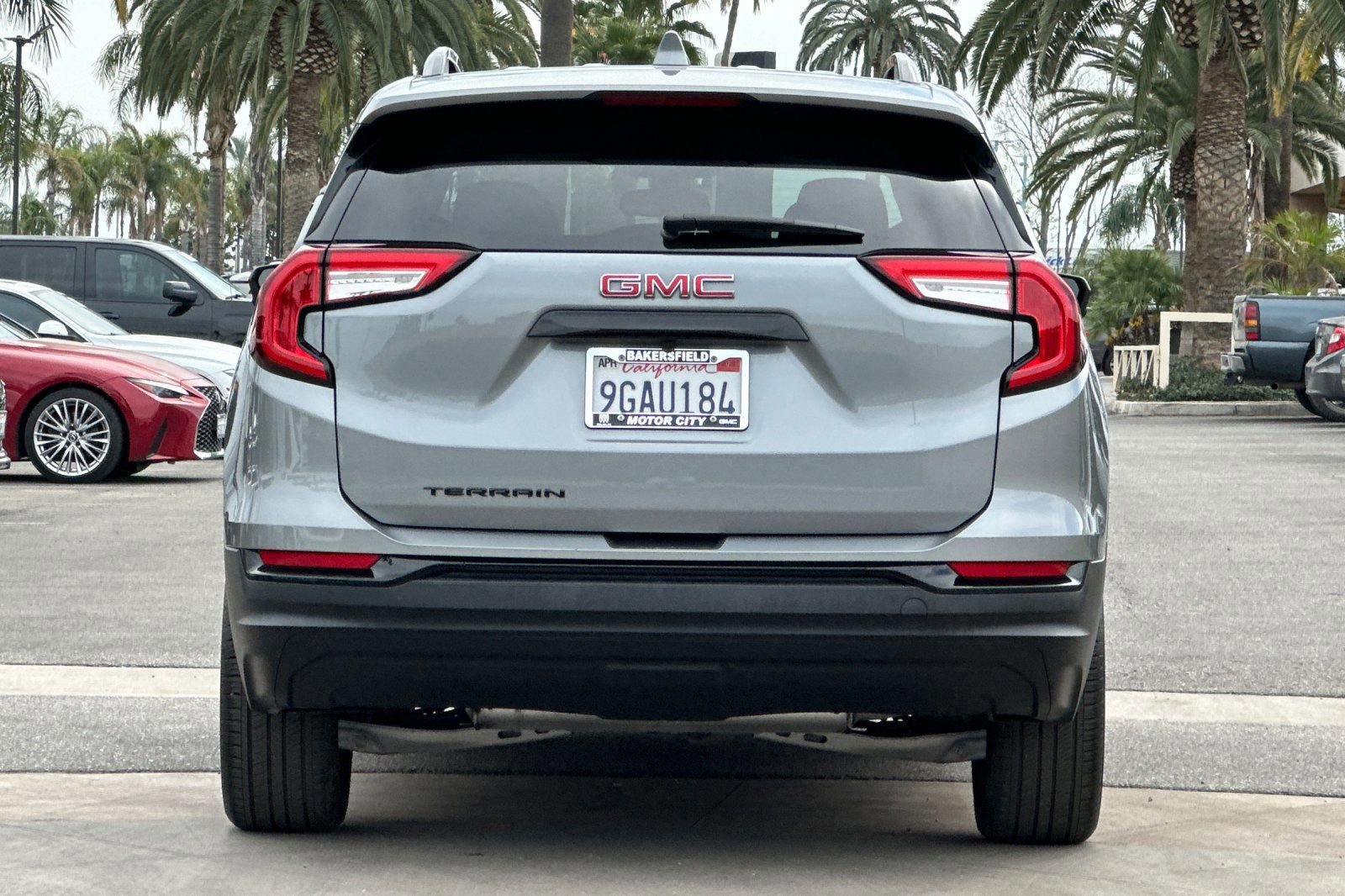 Certified 2023 GMC Terrain SLE w/ Driver Convenience Package image 5