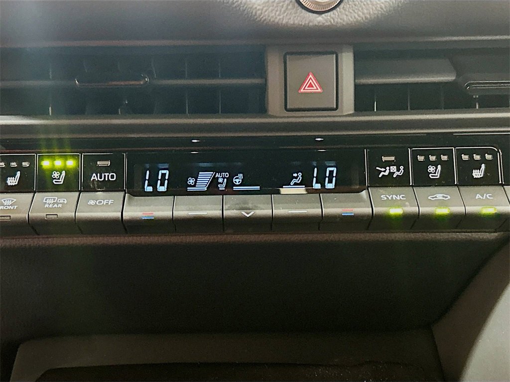 New 2025 Toyota Crown Signia image 15