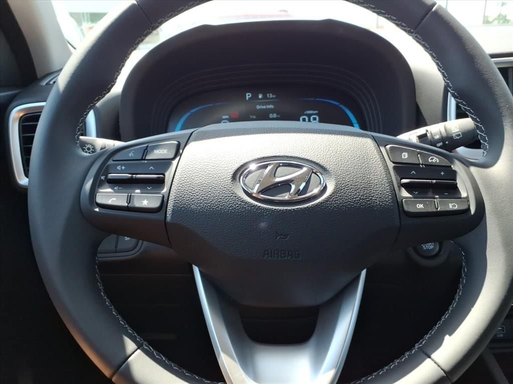 New 2026 Hyundai Venue SEL FWD image 18
