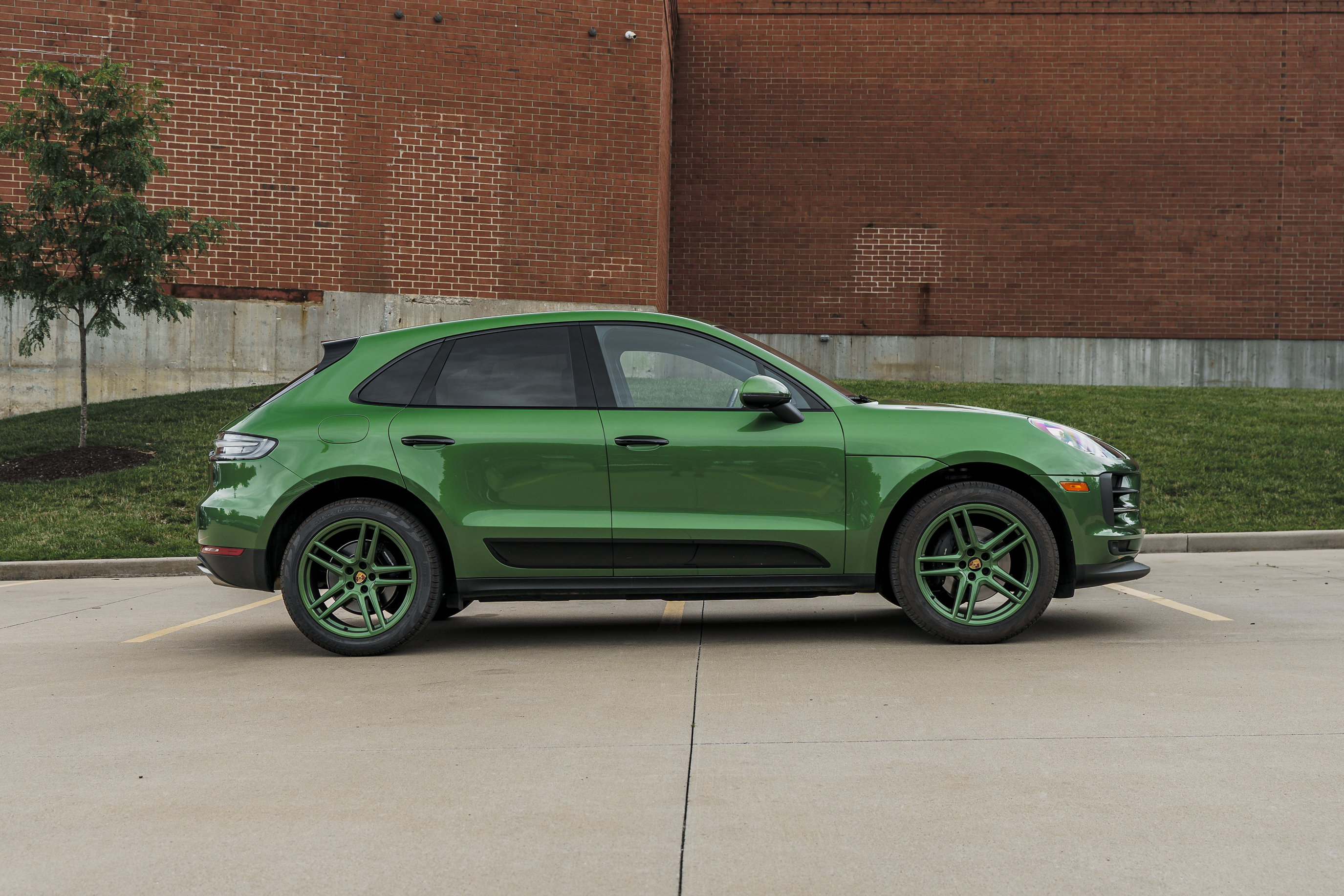 Used 2019 Porsche Macan AWD/4WD image 3