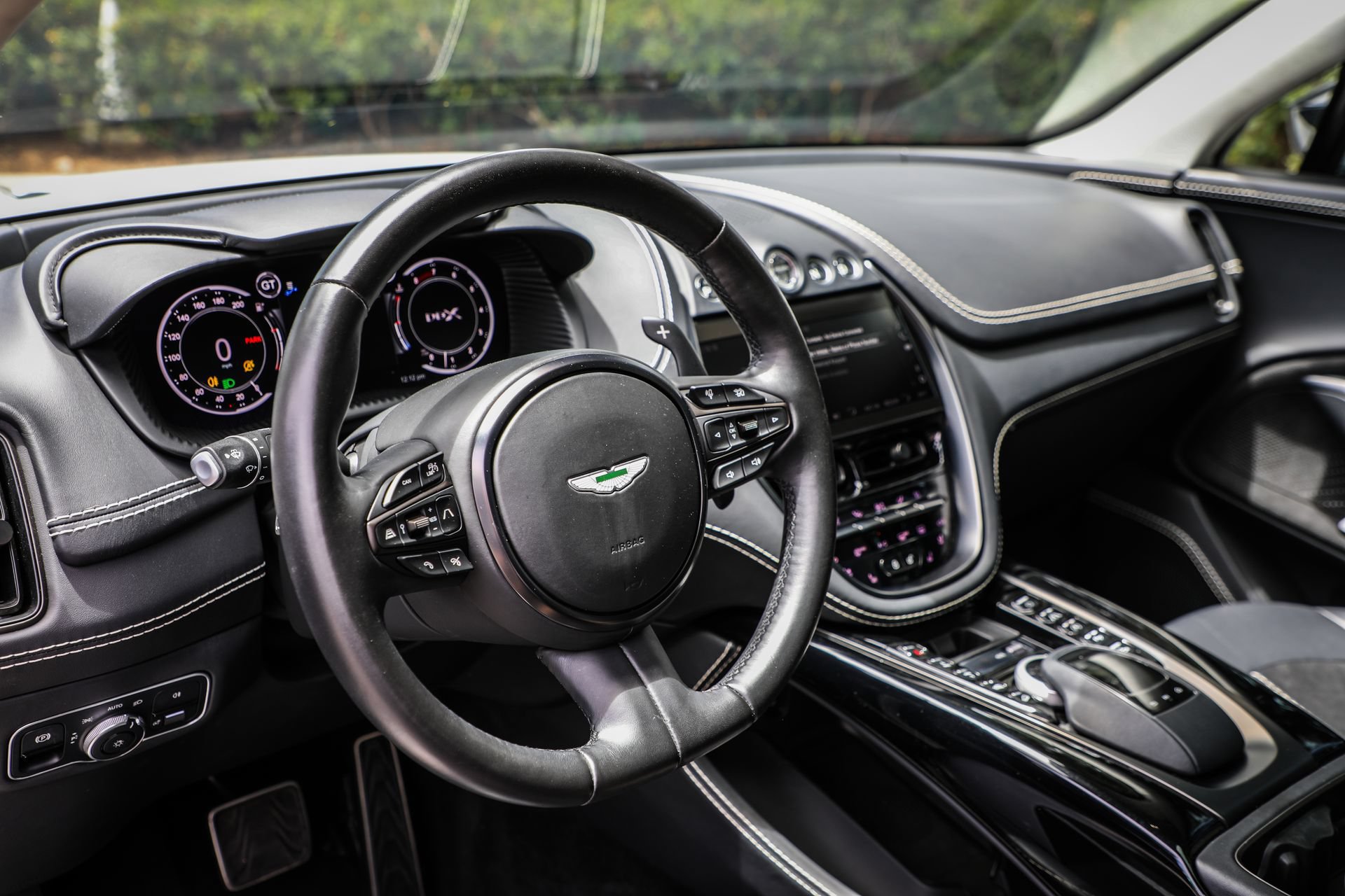 Used 2022 Aston Martin DBX AWD/4WD image 36