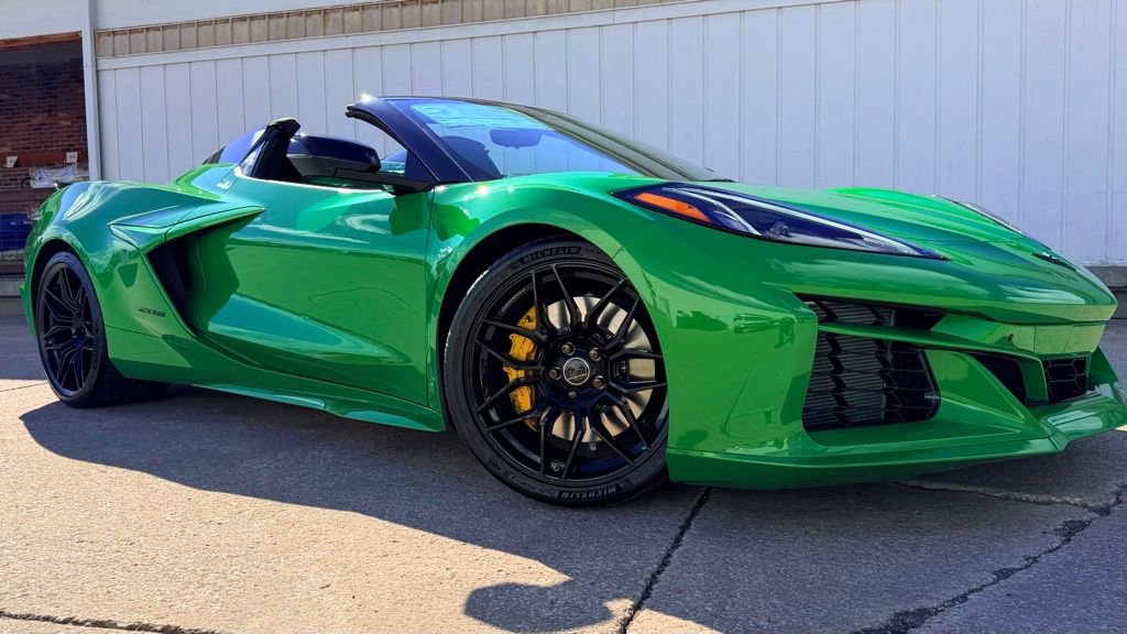 New 2026 Chevrolet Corvette Z06 w/ Stealth Interior Trim Package image 32