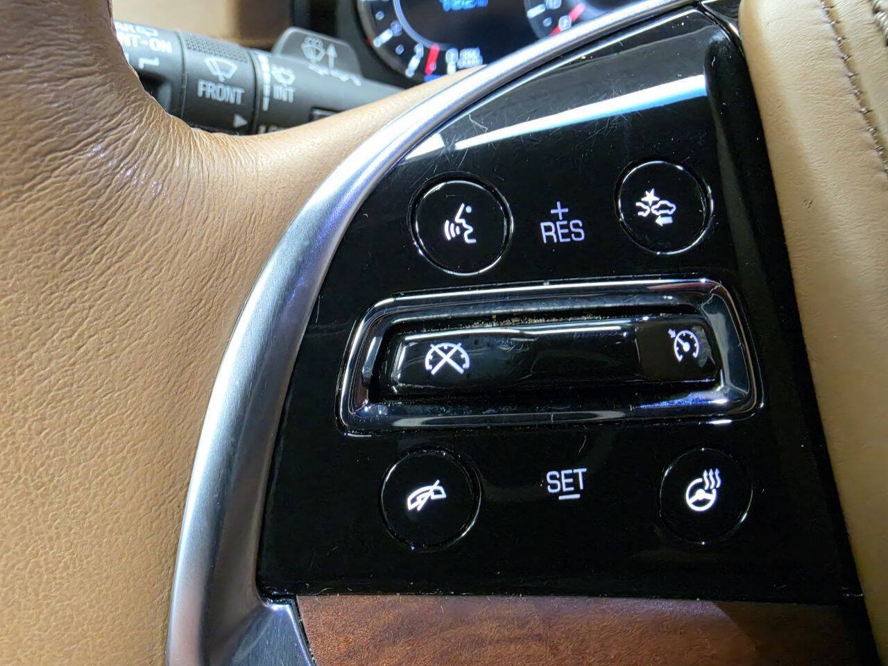 Used 2017 Cadillac Escalade Platinum RWD image 28