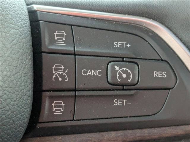 Used 2023 Jeep Grand Cherokee 30th Anniversary image 13