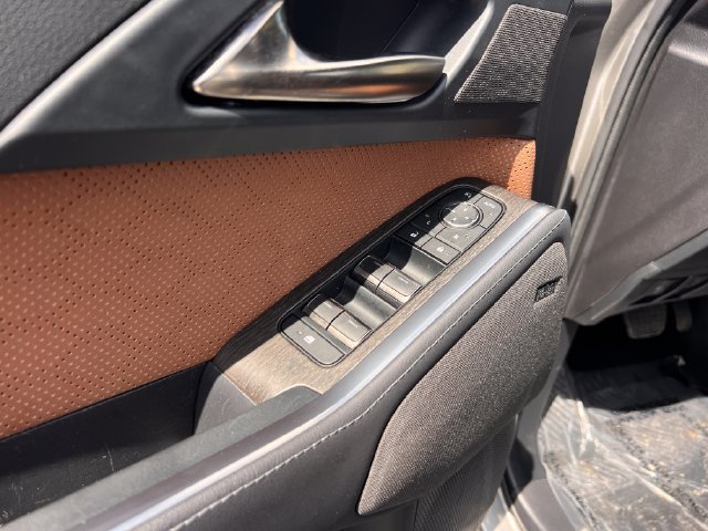 Used 2024 Lexus GX 550 w/ Accessory Package (31) AWD/4WD image 11