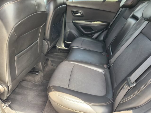Used 2019 Chevrolet Trax LT w/ LT Convenience Package FWD image 30