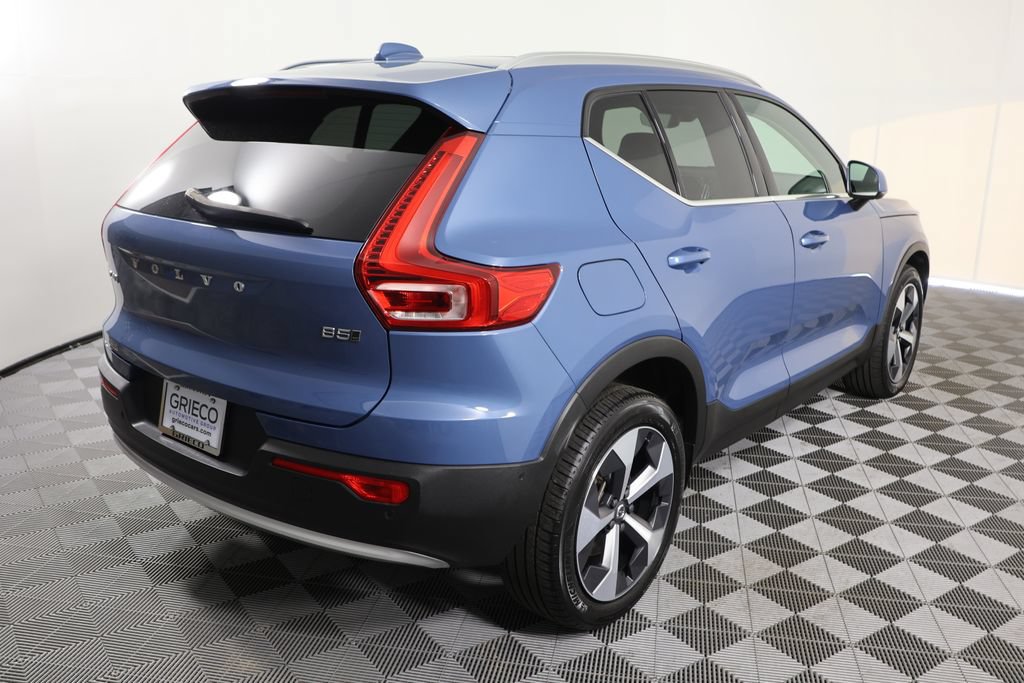 Used 2024 Volvo XC40 B5 Plus AWD/4WD image 8