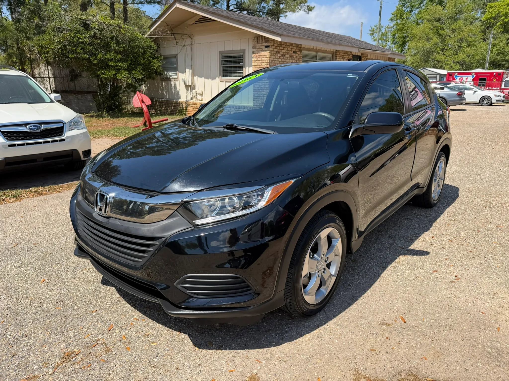 Used 2021 Honda HR-V LX image 1