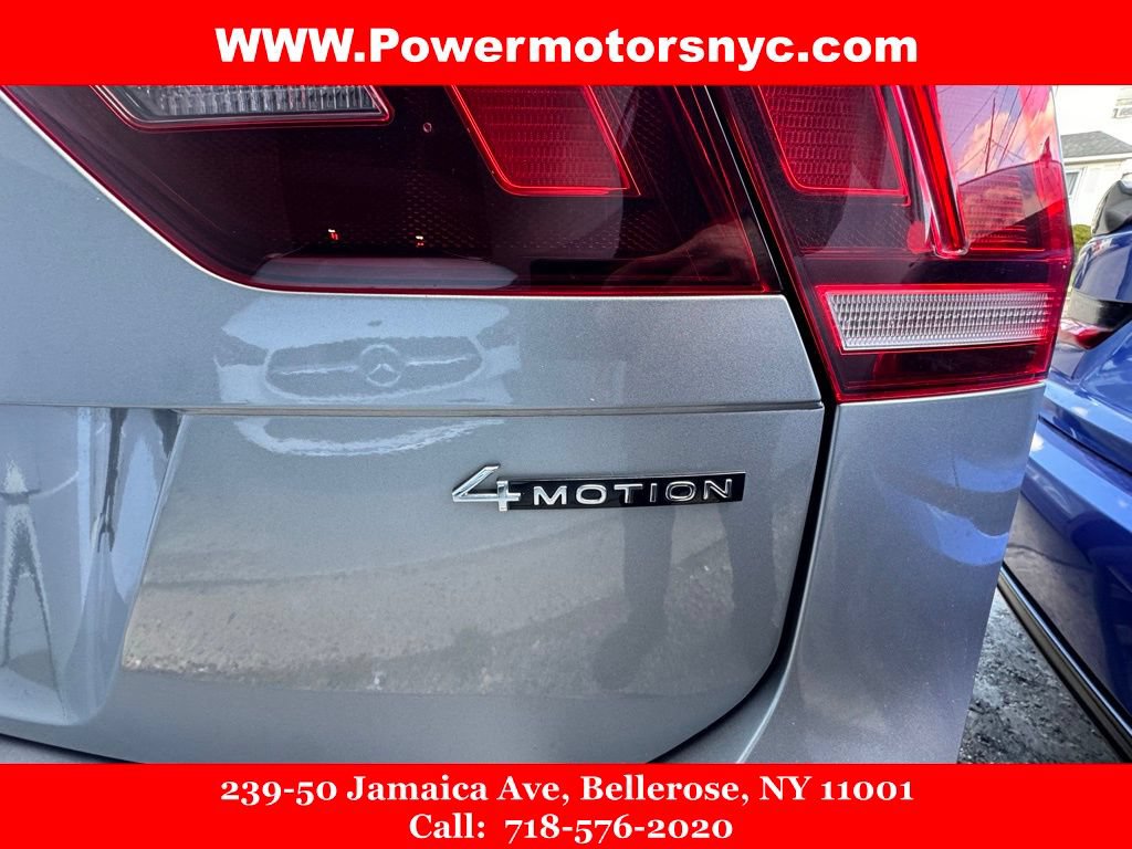 Used 2022 Volkswagen Tiguan SE w/ Panoramic Sunroof Package AWD/4WD image 12